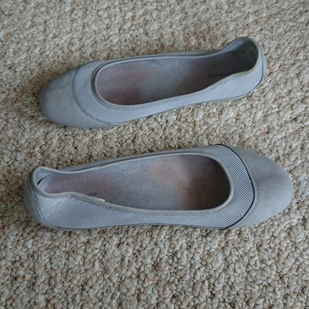 Patagonia Maha gray Breathe Black Nubuck Leather Ballet Flats size 7